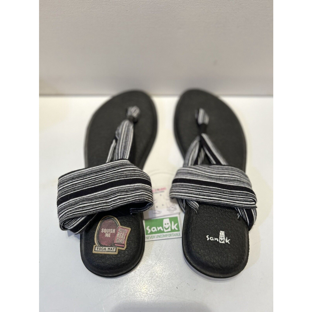 SANUK Sandals Women’s 9